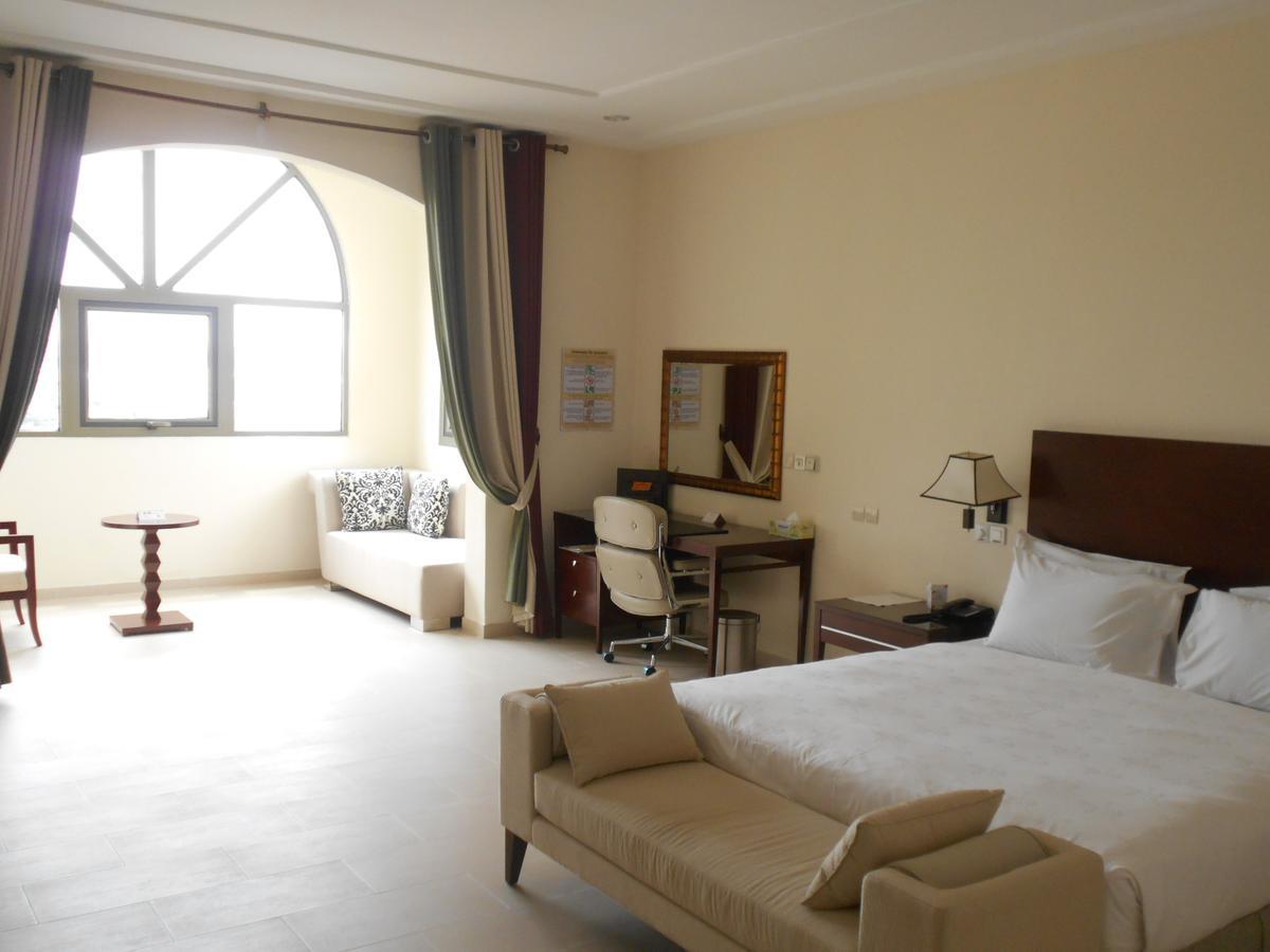 Hotel Sancta Maria Lomé Eksteriør bilde