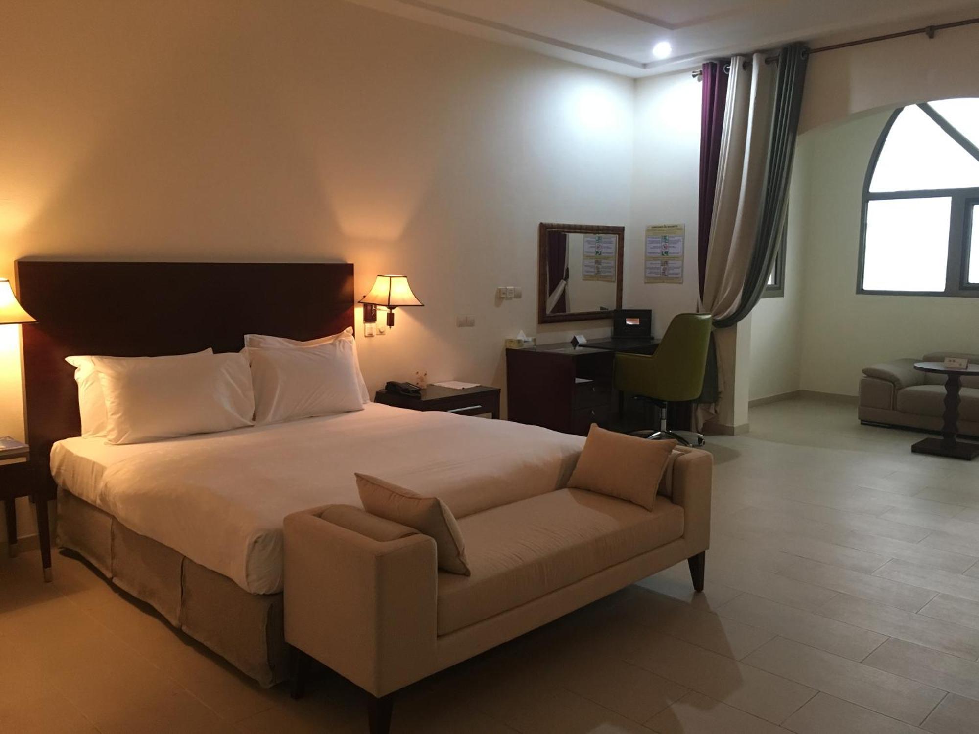 Hotel Sancta Maria Lomé Eksteriør bilde